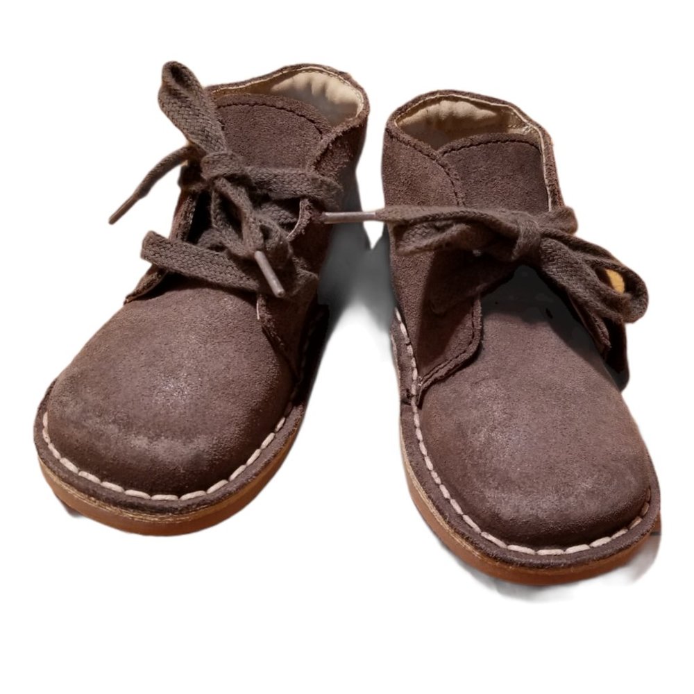 NWOT Baby Gray Suede Chukka Boots (Size 6.5)